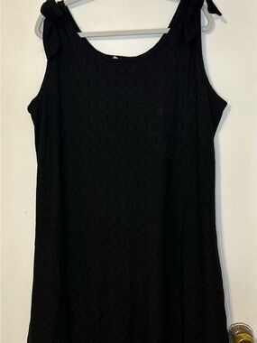 Plus Size Black Tie-Shoulder Eyelet Shift Dress